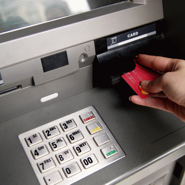 Există posibilitatea ca unele bancomate să nu poată să susţină sisteme de operare moderne, precum Windows 7 sau Windows 8, potrivit unor analişti din domeniu. Există posibilitatea ca unele bancomate să nu poată să susţină sisteme de operare moderne, precum Windows 7 sau Windows 8, potrivit unor analişti din domeniu.